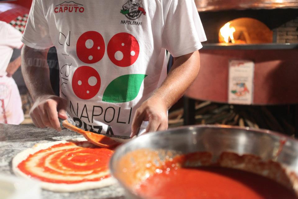 L'arte dei pizzaioli napoletani concorre a essere inserita nella lista Unesco come patrimonio dell'umanità