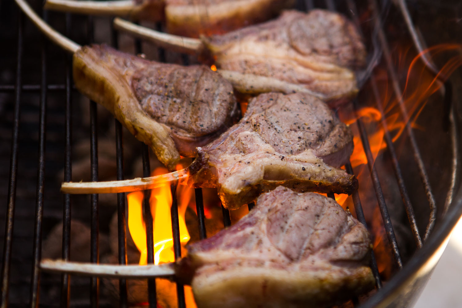 COSTOLETTE D'AGNELLO ALLA LUCANA CON PATATE