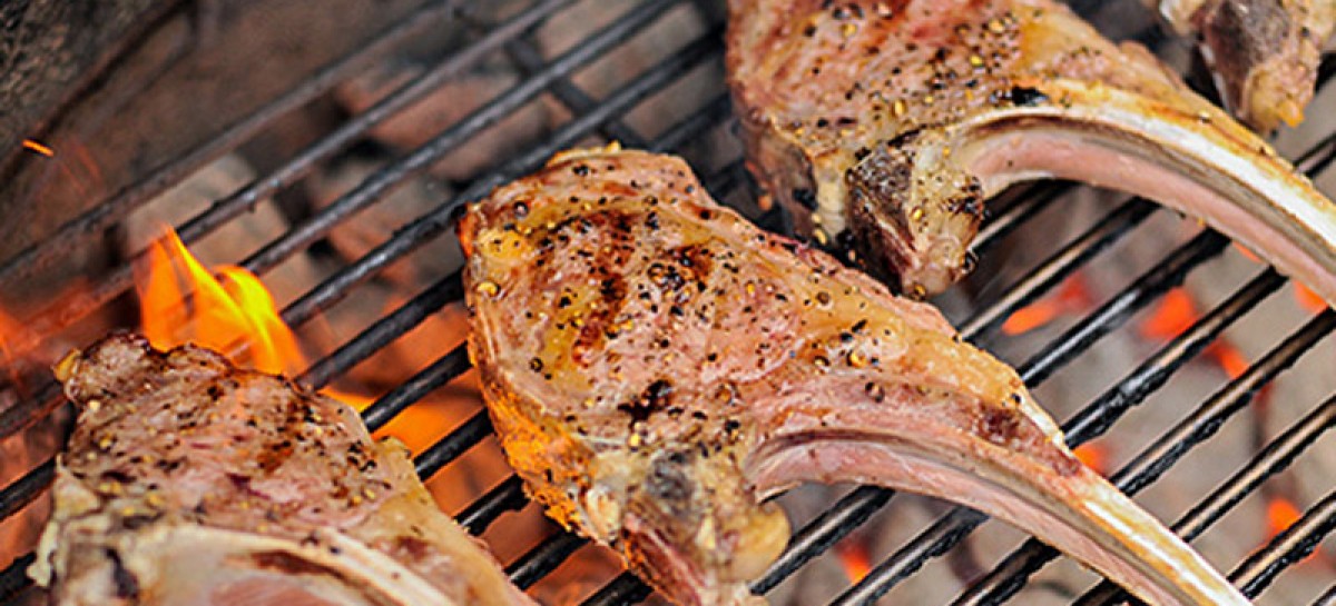 COSTOLETTE D'AGNELLO ALLA LUCANA CON PATATE