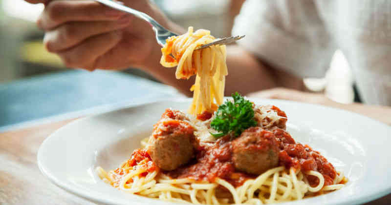 MANGIARE PIANO È SANO