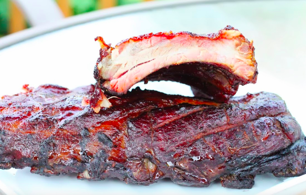 Barbecue nel mondo: ribs affumicate