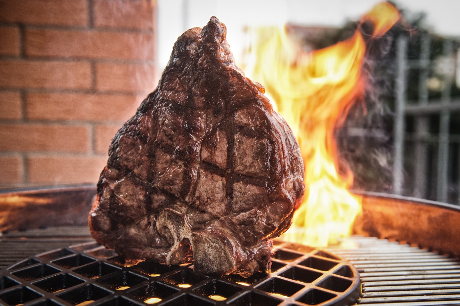 Torna il 12° uomo per la fiorentina. Fiorentina : FIORENTINA AL BARBECUE: IN PIEDI A INIZIO O FINE COTTURA?