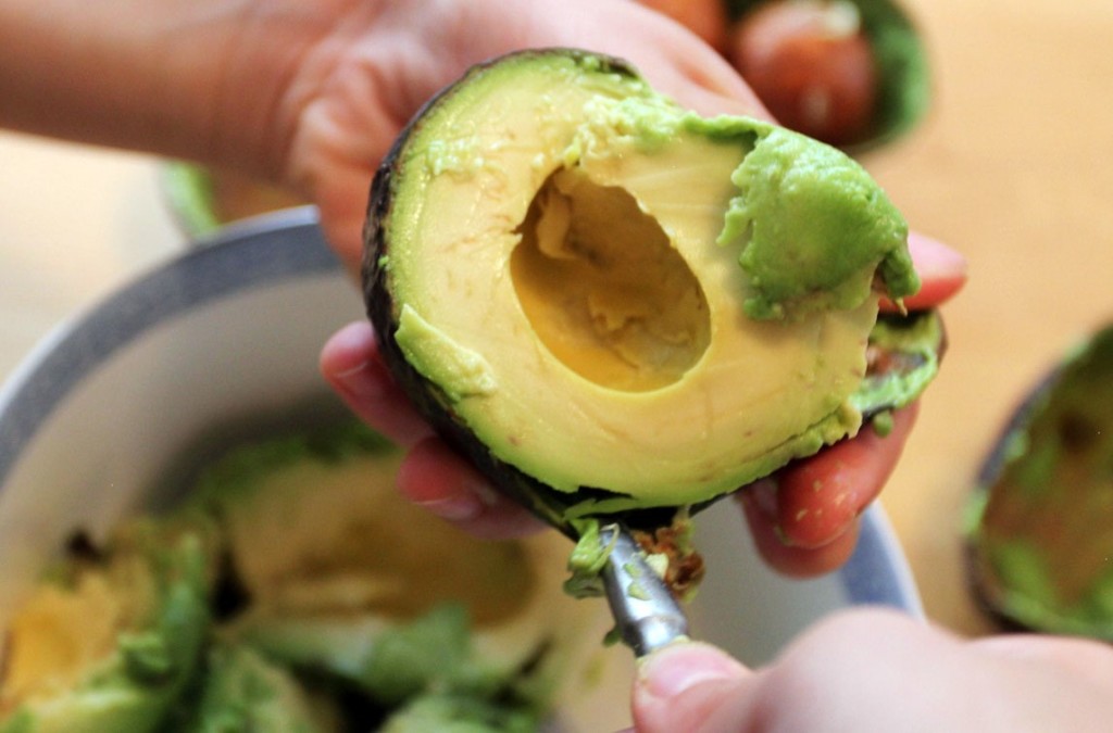 LOMBATA AL BARBECUE CON SALSA DI AVOCADO