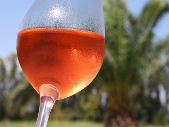 vino rosato calice