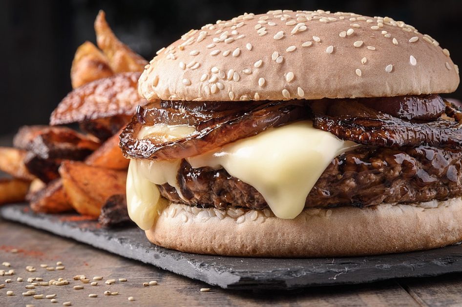 Gli hamburger vegetali non possono essere chiamati più hamburger: la legge  in Francia