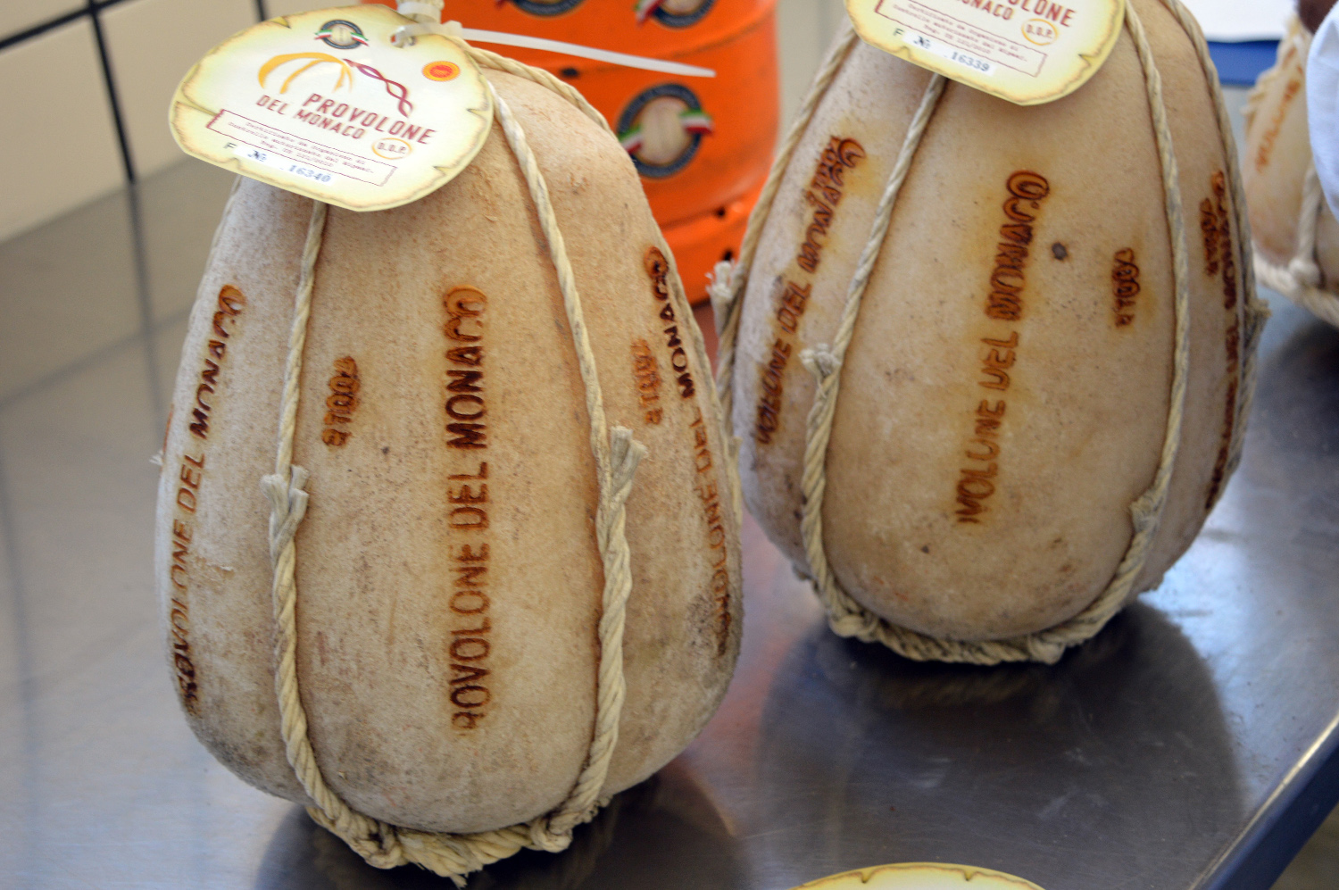 Provolone del monaco